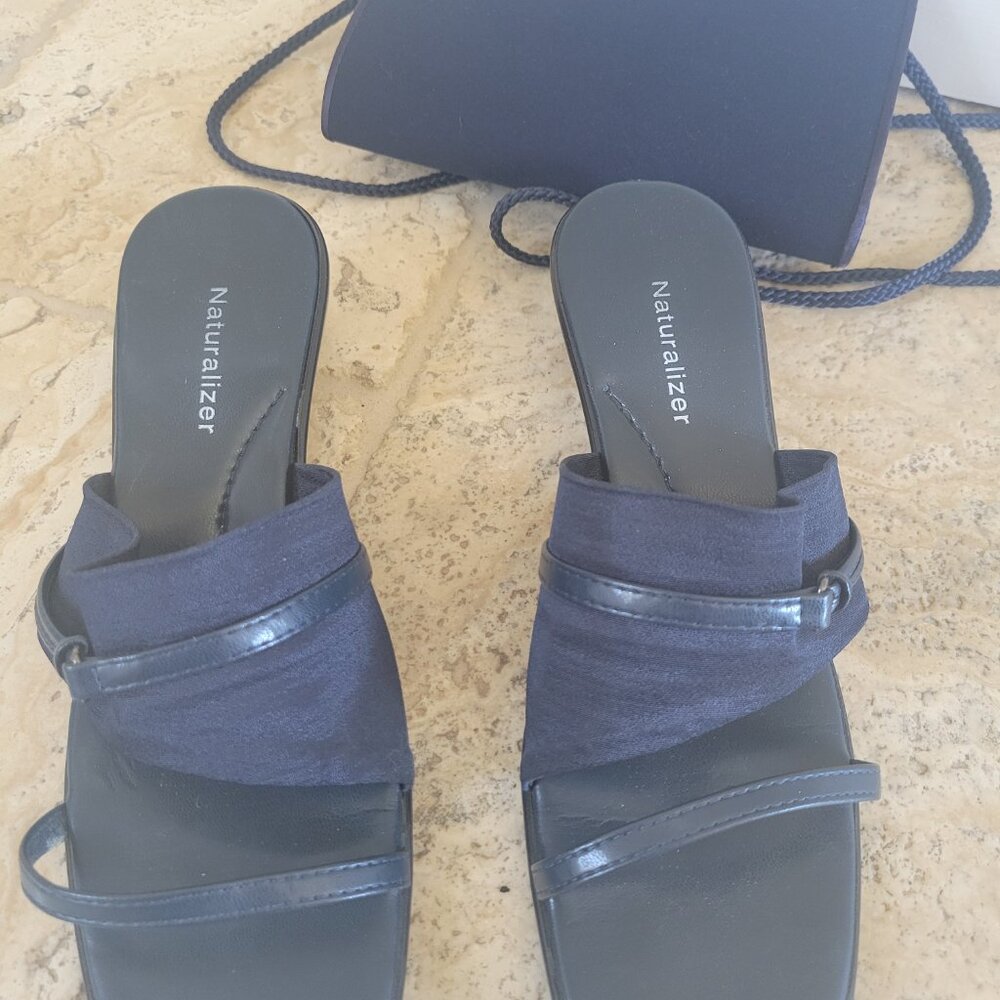 Navy blue Naturalizer sandals size 7 plus matching Vanessa purse!